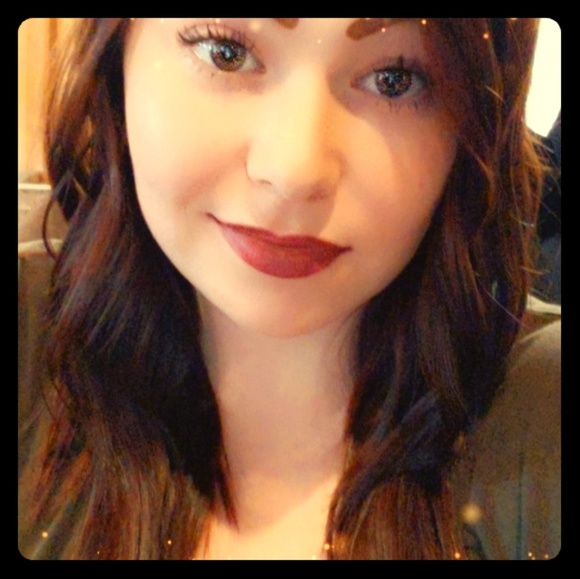 Meet your Posher, Nichole - Picture 1 of 1